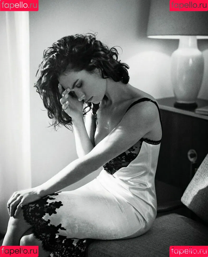 Lily James / lillyjames / lilyjamesofficial Onlyfans Photo Gallery 