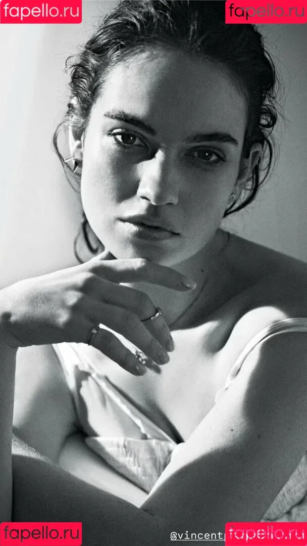 Lily James / lillyjames / lilyjamesofficial Onlyfans Photo Gallery 