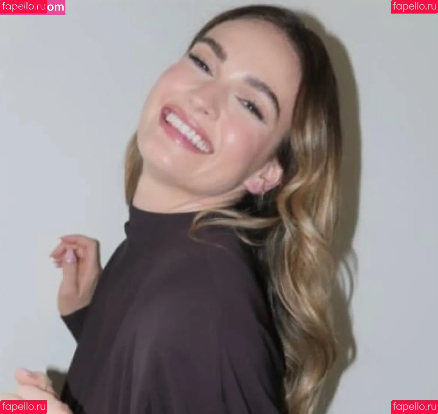 Lily James / lillyjames / lilyjamesofficial Onlyfans Photo Gallery 
