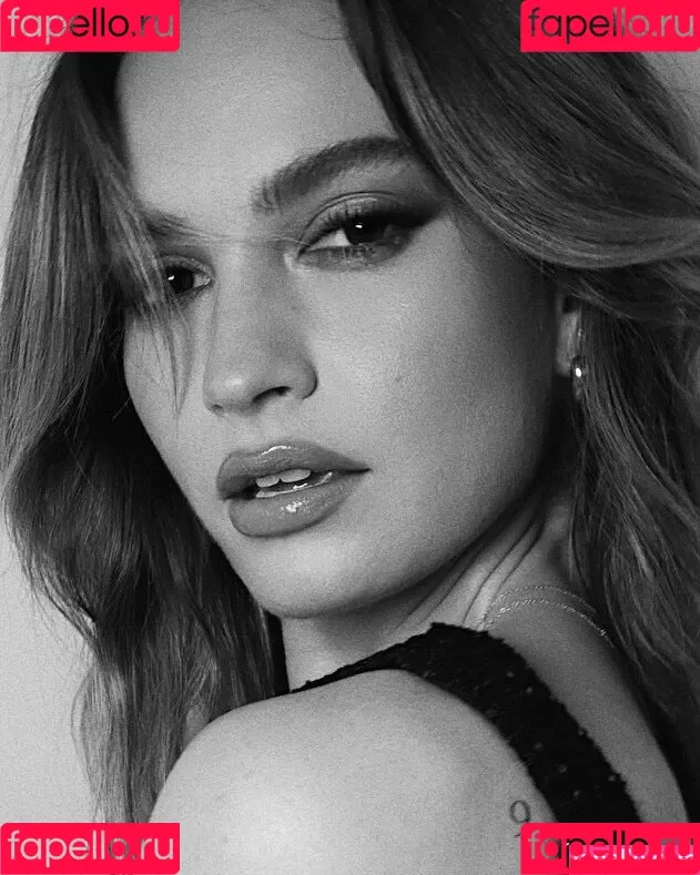 Lily James / lillyjames / lilyjamesofficial Onlyfans Photo Gallery 