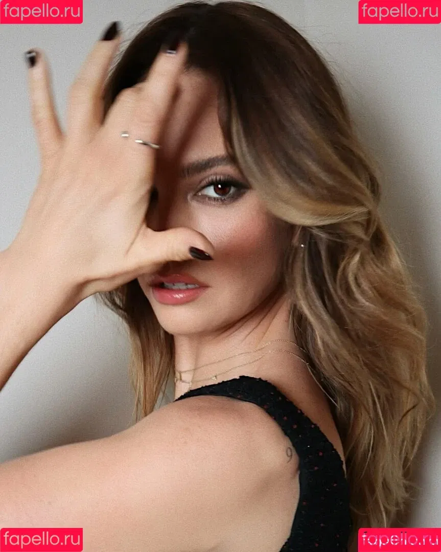 Lily James / lillyjames / lilyjamesofficial Onlyfans Photo Gallery 