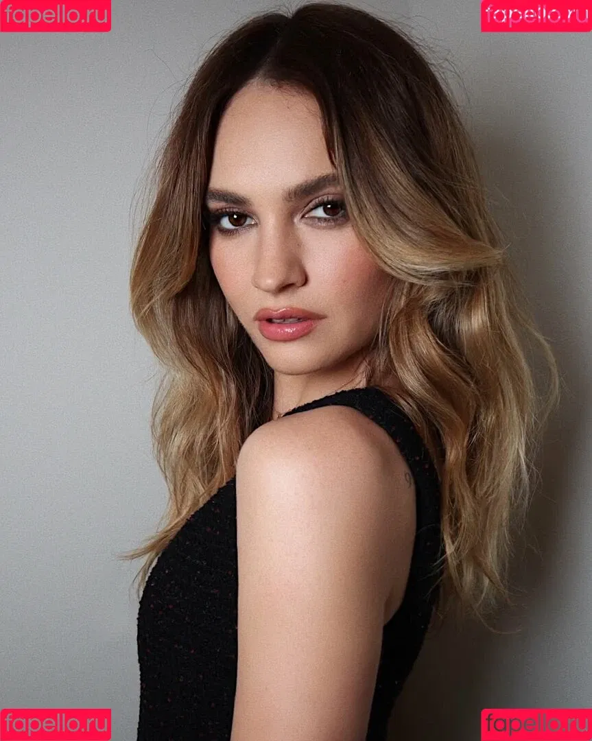 Lily James / lillyjames / lilyjamesofficial Onlyfans Photo Gallery 