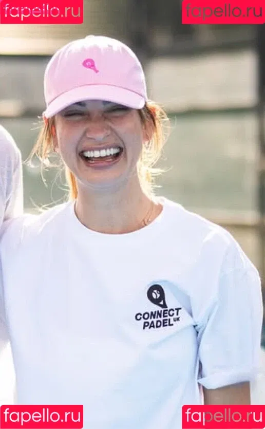 Lily James / lillyjames / lilyjamesofficial Onlyfans Photo Gallery 