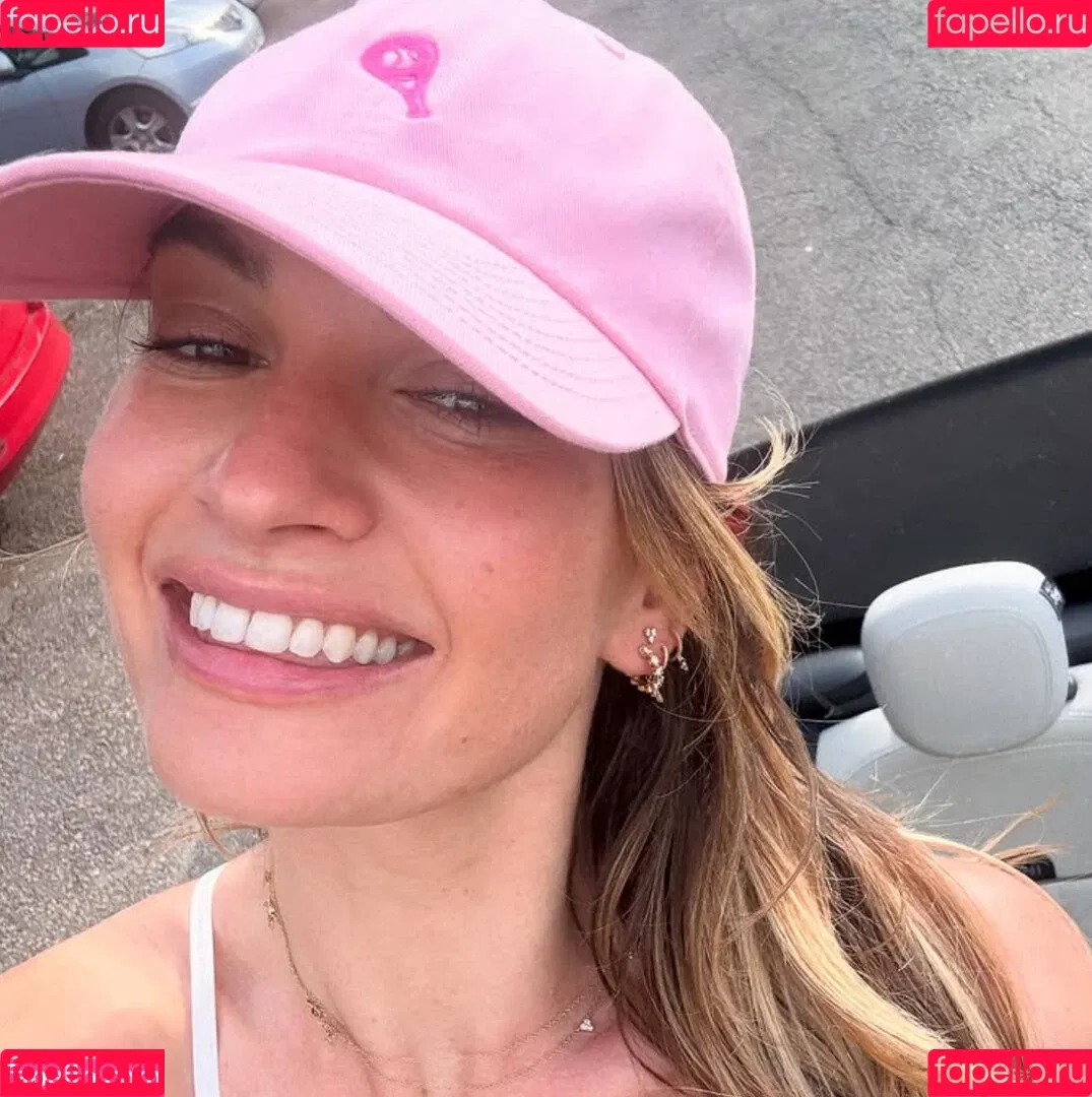 Lily James / lillyjames / lilyjamesofficial Onlyfans Photo Gallery 