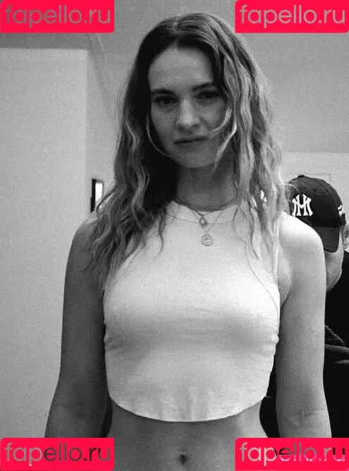 Lily James / lillyjames / lilyjamesofficial Onlyfans Photo Gallery 