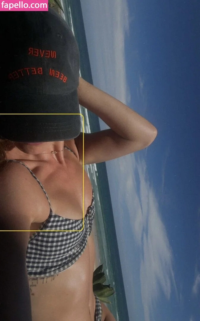 Lily James / lillyjames / lilyjamesofficial Onlyfans Photo Gallery 