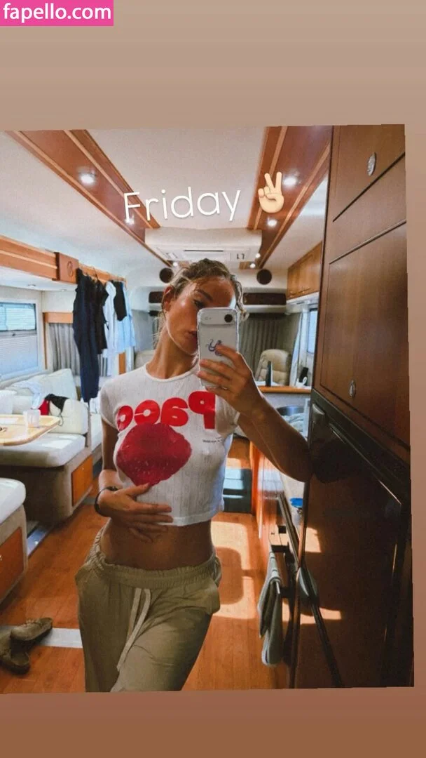 Lily James / lillyjames / lilyjamesofficial Onlyfans Photo Gallery 