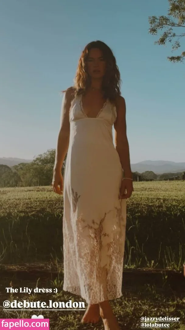 Lily James / lillyjames / lilyjamesofficial Onlyfans Photo Gallery 