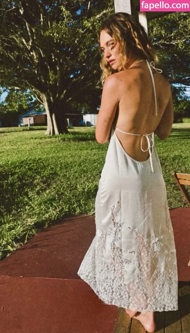 Lily James / lillyjames / lilyjamesofficial Onlyfans Photo Gallery 