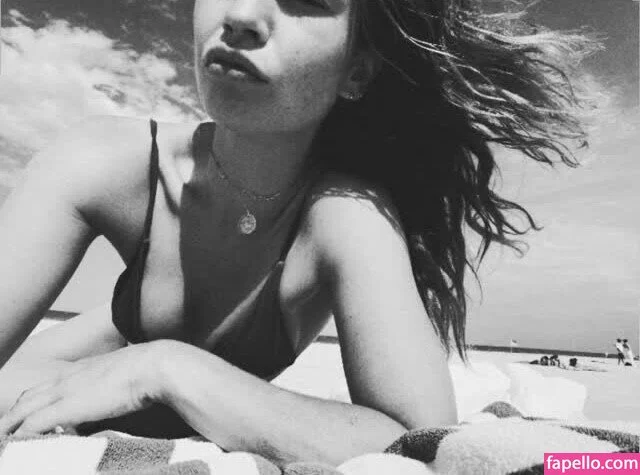 Lily James / lillyjames / lilyjamesofficial Onlyfans Photo Gallery 