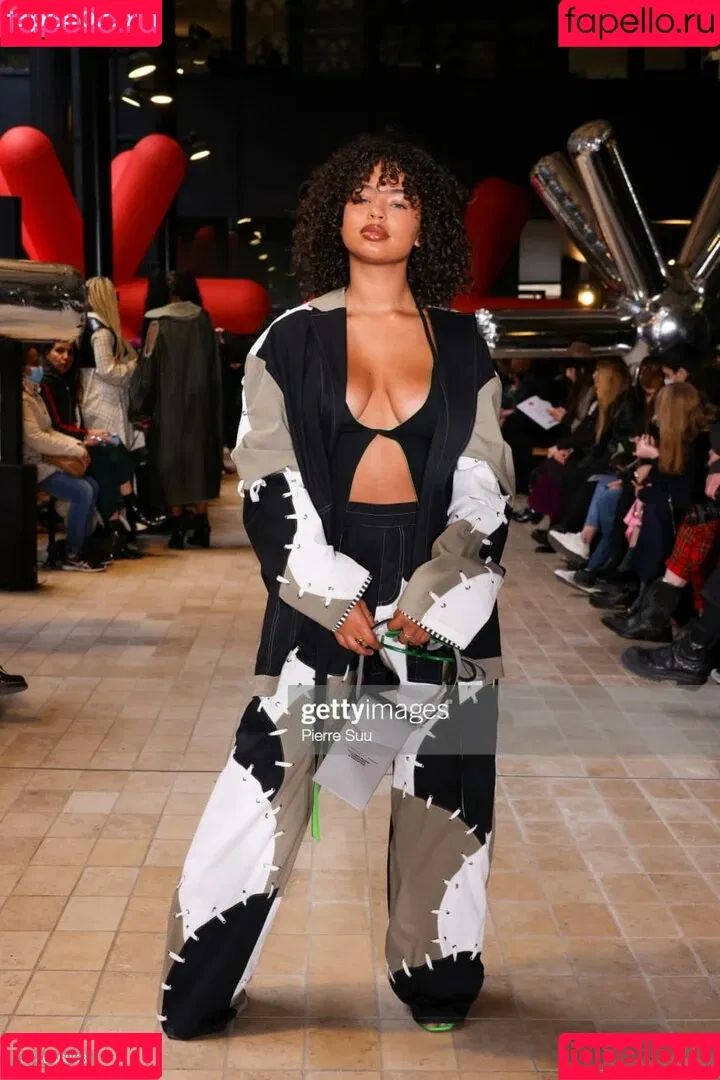 Paola Lct / Paola Locatelli / paolalct Onlyfans Photo Gallery 