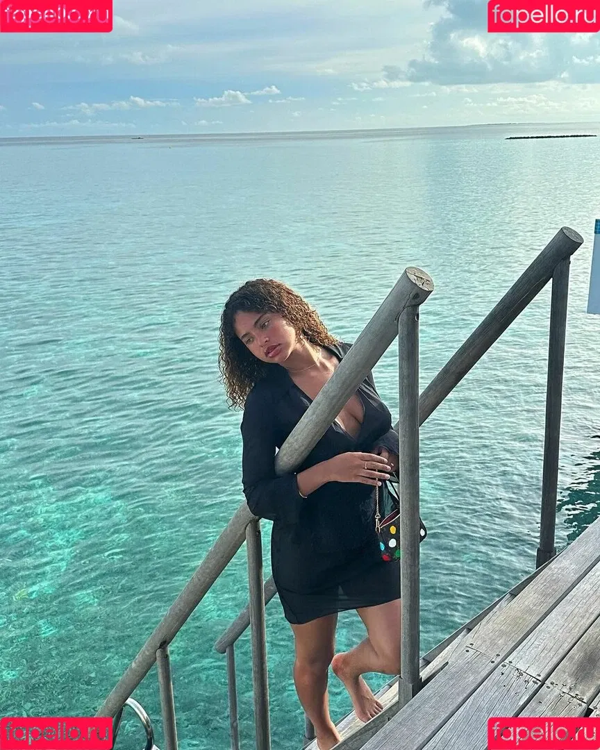 Paola Lct / Paola Locatelli / paolalct Onlyfans Photo Gallery 