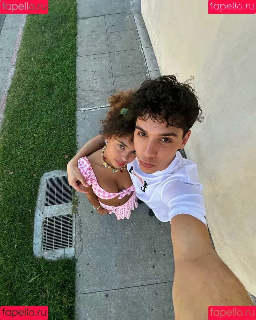Paola Lct / Paola Locatelli / paolalct Onlyfans Photo Gallery 