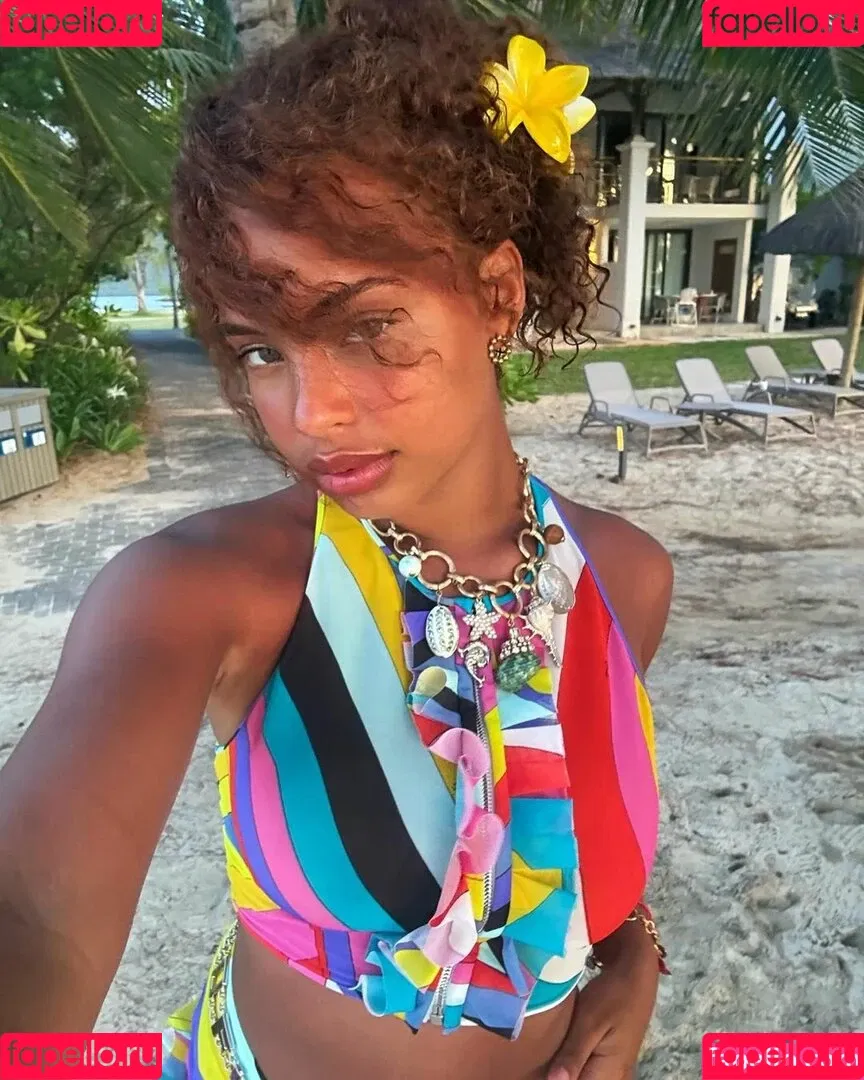 Paola Lct / Paola Locatelli / paolalct Onlyfans Photo Gallery 
