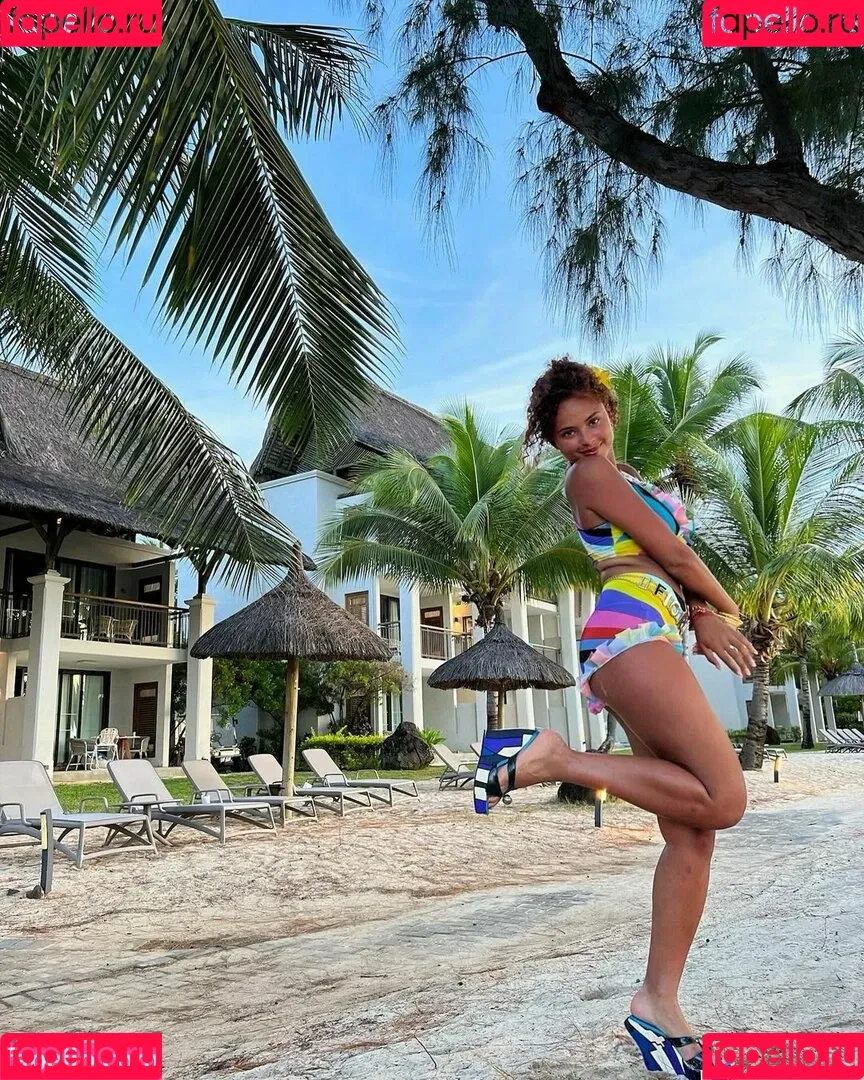 Paola Lct / Paola Locatelli / paolalct Onlyfans Photo Gallery 