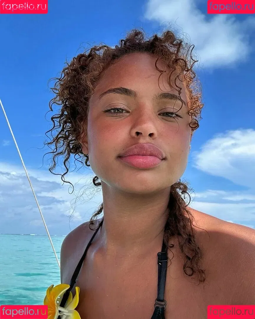 Paola Lct / Paola Locatelli / paolalct Onlyfans Photo Gallery 