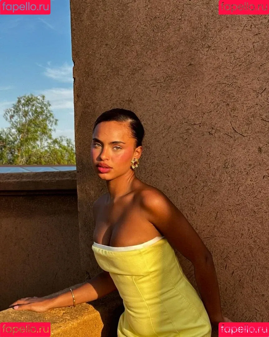 Paola Lct / Paola Locatelli / paolalct Onlyfans Photo Gallery 