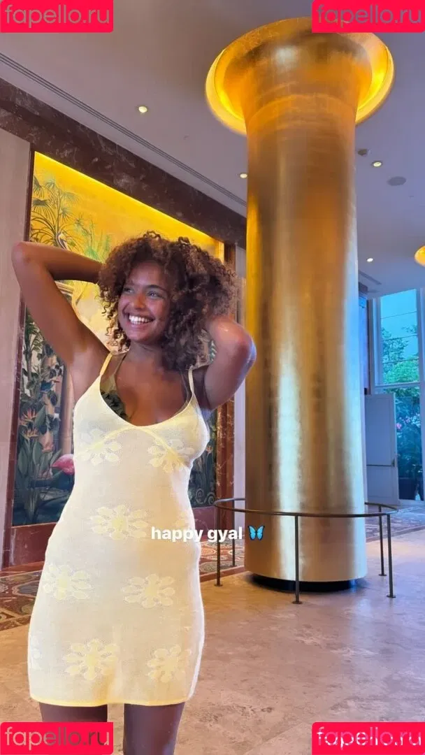 Paola Lct / Paola Locatelli / paolalct Onlyfans Photo Gallery 