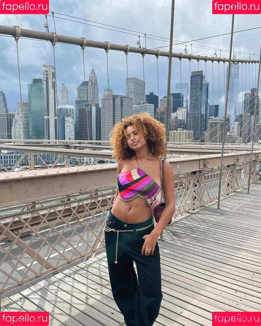 Paola Lct / Paola Locatelli / paolalct Onlyfans Photo Gallery 