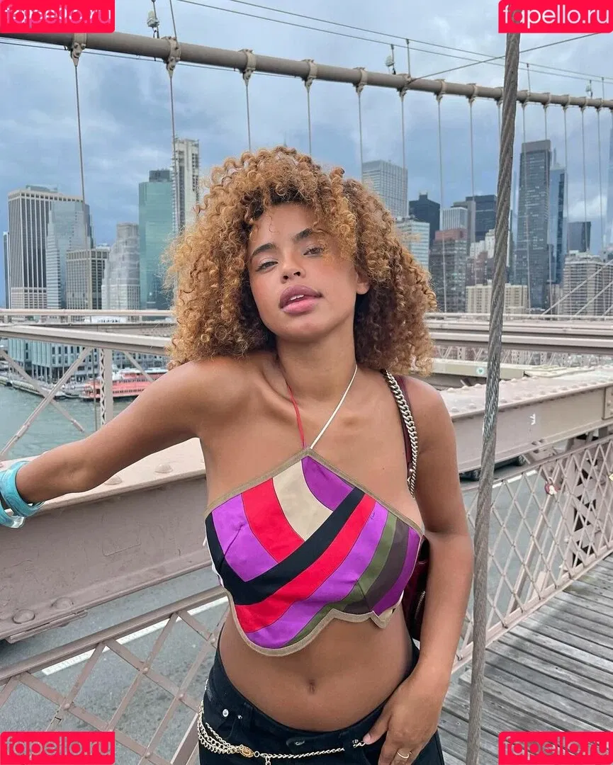Paola Lct / Paola Locatelli / paolalct Onlyfans Photo Gallery 