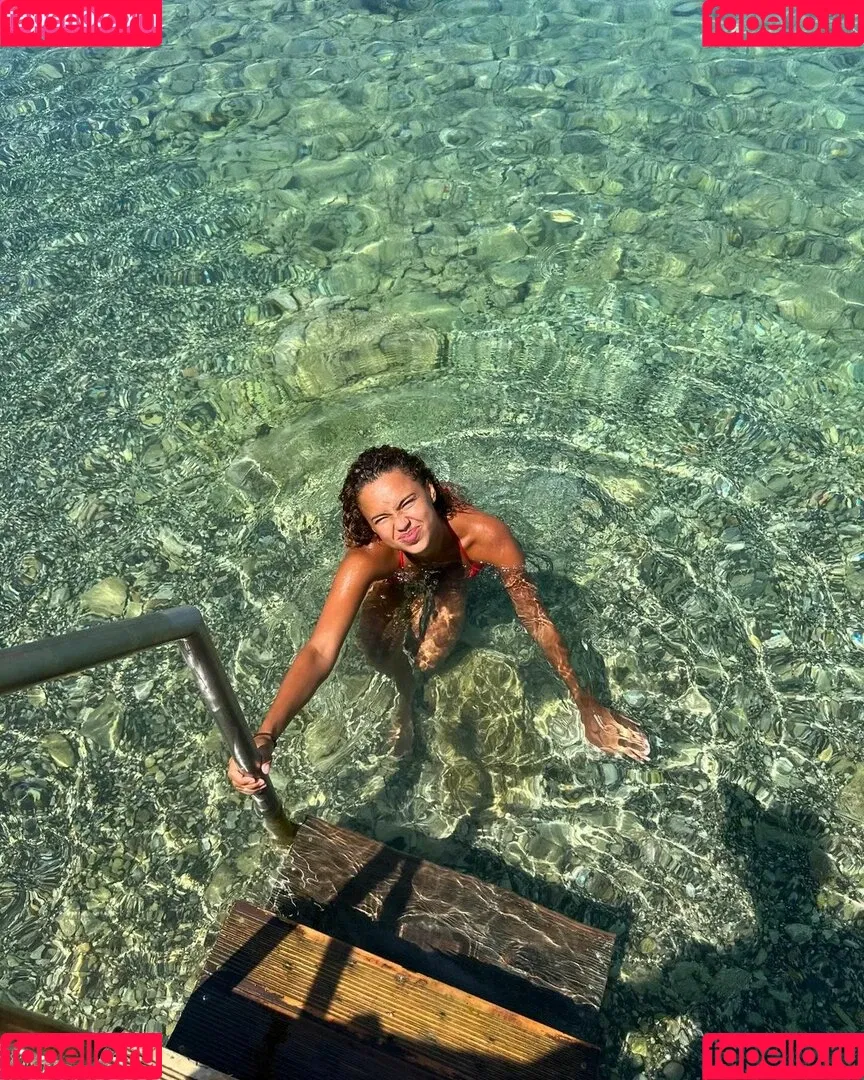 Paola Lct / Paola Locatelli / paolalct Onlyfans Photo Gallery 