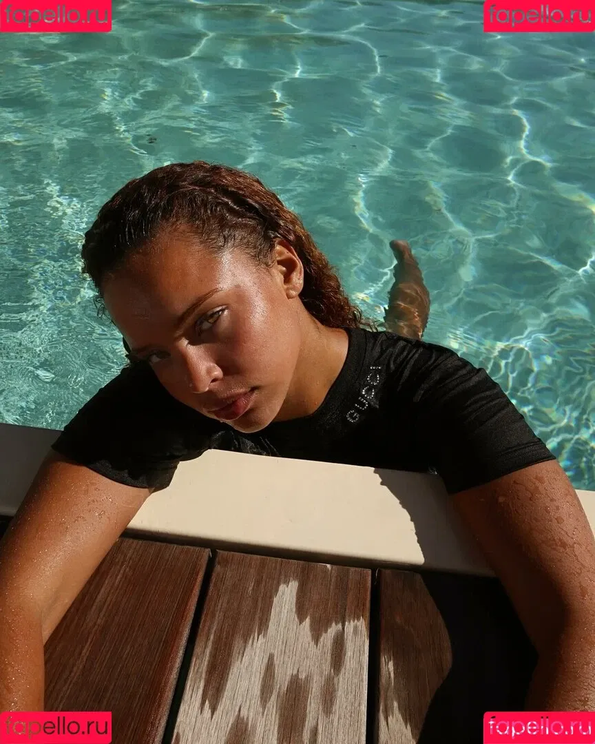 Paola Lct / Paola Locatelli / paolalct Onlyfans Photo Gallery 