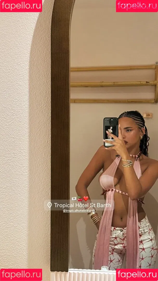 Paola Lct / Paola Locatelli / paolalct Onlyfans Photo Gallery 