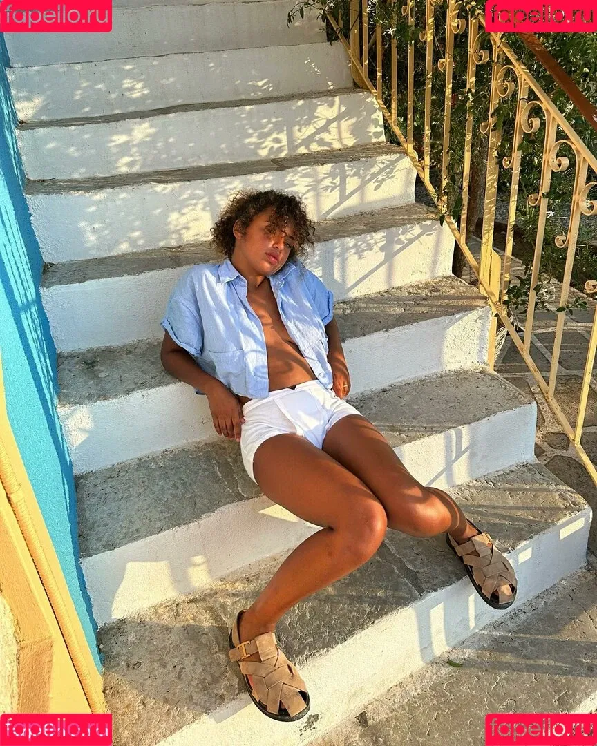 Paola Lct / Paola Locatelli / paolalct Onlyfans Photo Gallery 