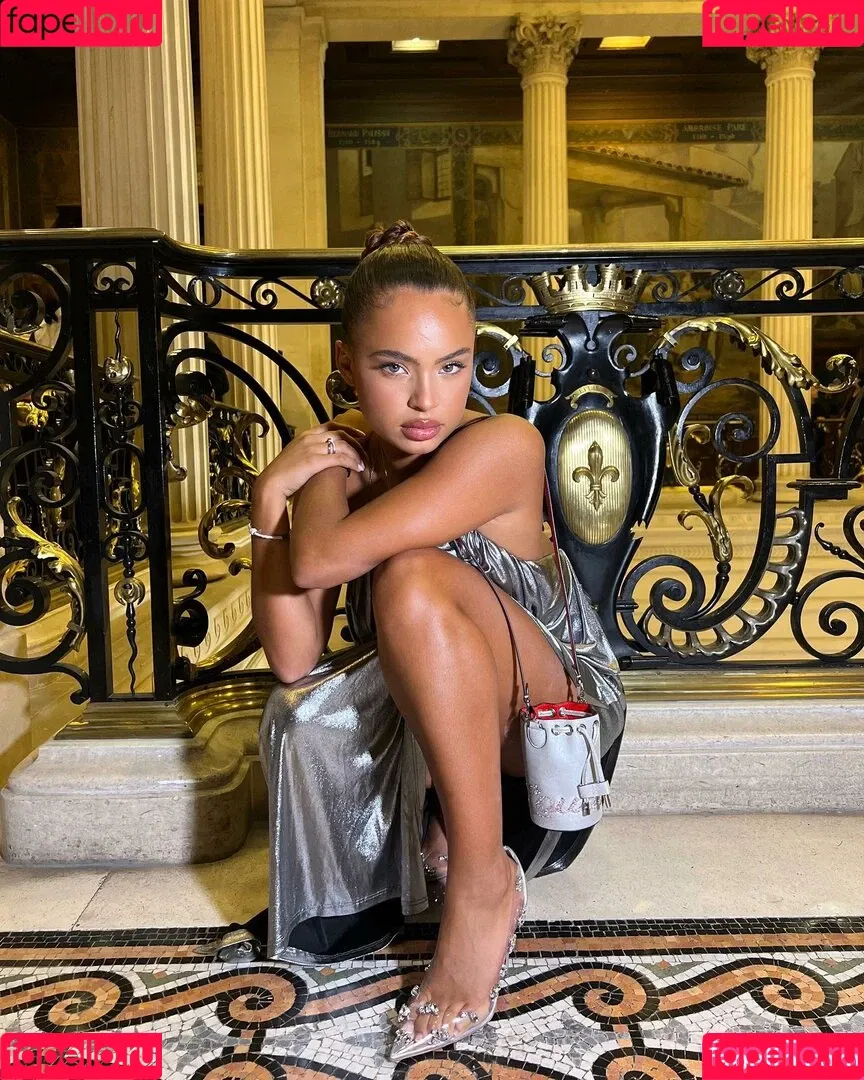 Paola Lct / Paola Locatelli / paolalct Onlyfans Photo Gallery 