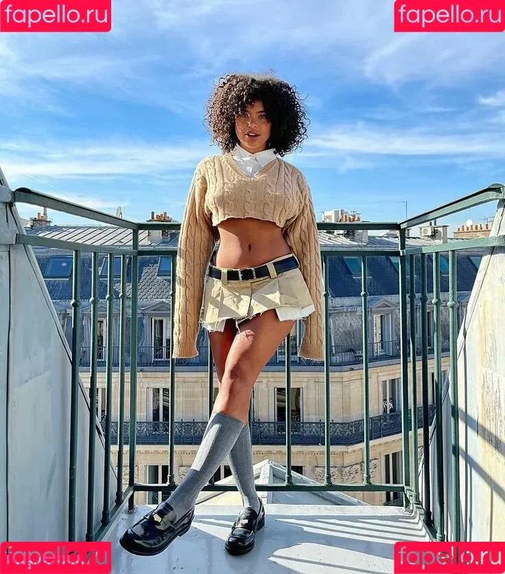 Paola Lct / Paola Locatelli / paolalct Onlyfans Photo Gallery 