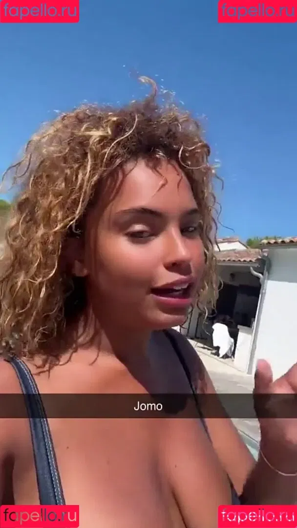 Paola Lct / Paola Locatelli / paolalct Onlyfans Photo Gallery 