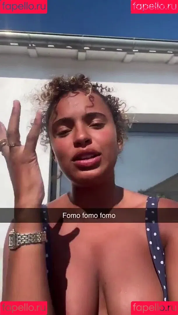 Paola Lct / Paola Locatelli / paolalct Onlyfans Photo Gallery 