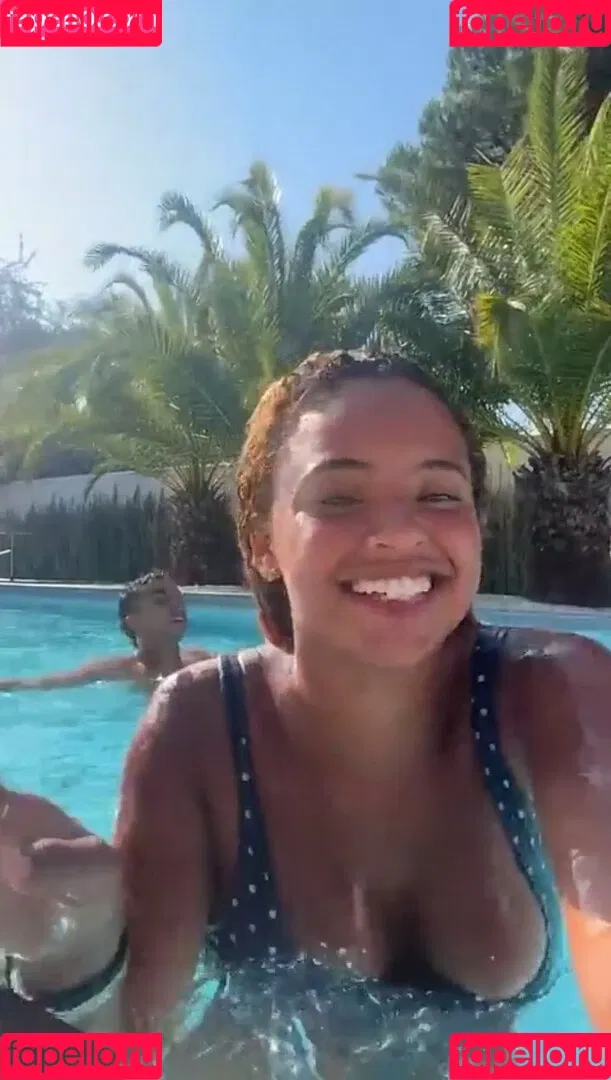 Paola Lct / Paola Locatelli / paolalct Onlyfans Photo Gallery 
