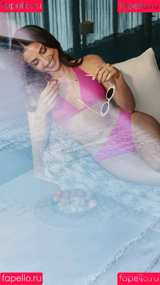 Ekaterina Leonova / ekatleonova Onlyfans Photo Gallery 