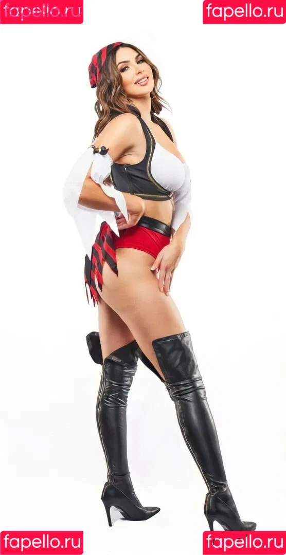 Billie Kay / Cassie Lee / Jess McKay / Peyton Royce / cassielee Onlyfans Photo Gallery 