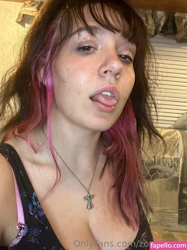 https: / zoeybenzz Onlyfans Photo Gallery 