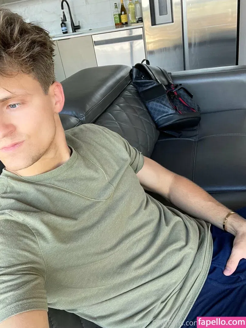 itsjustparker Onlyfans Photo Gallery 