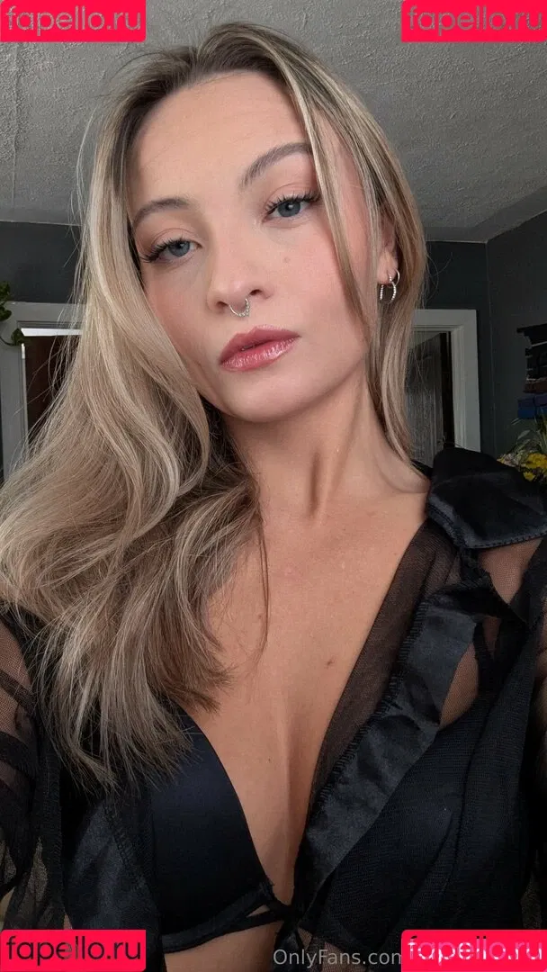 HungandUncut / Karmaroused Onlyfans Photo Gallery 
