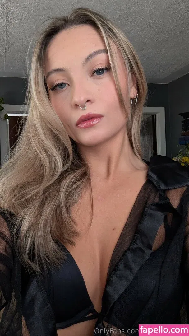 HungandUncut / Karmaroused Onlyfans Photo Gallery 