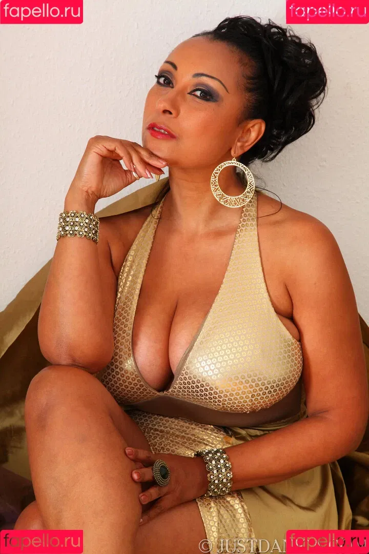Danica Collins / donna.ambrose / justdanica Onlyfans Photo Gallery 