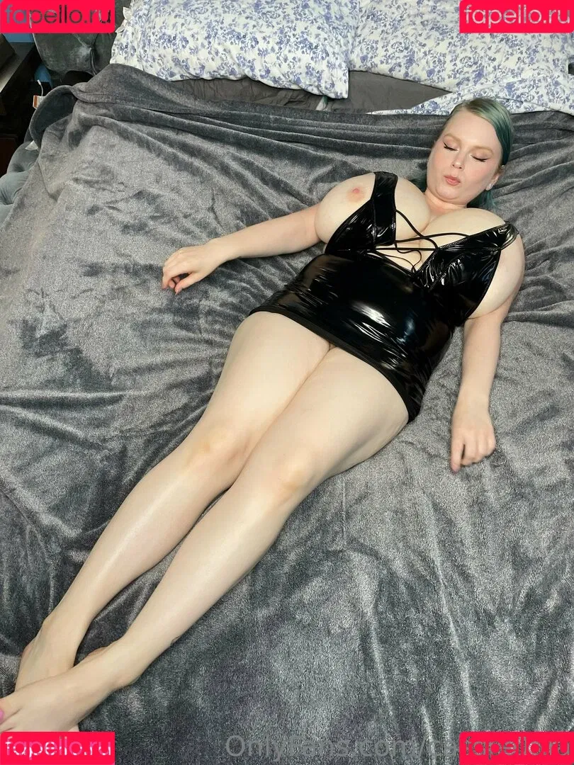 Cassie0pia / tcassie0pia / therealcassie0pia Onlyfans Photo Gallery 
