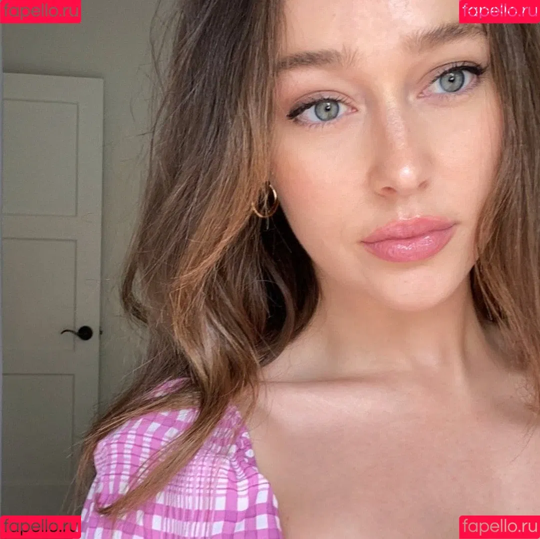 Alycia Debnam Carey / DebnamCarey / alyciajasmin Onlyfans Photo Gallery 