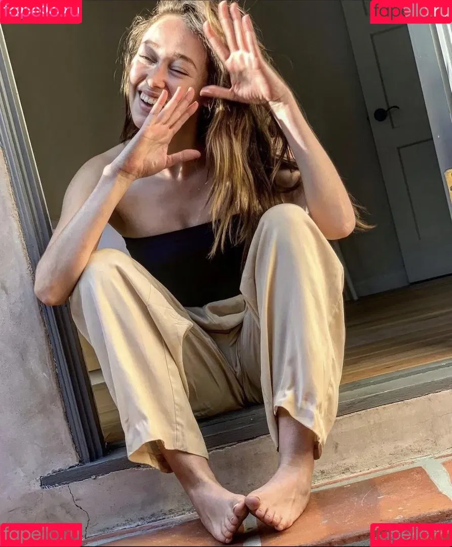 Alycia Debnam Carey / DebnamCarey / alyciajasmin Onlyfans Photo Gallery 