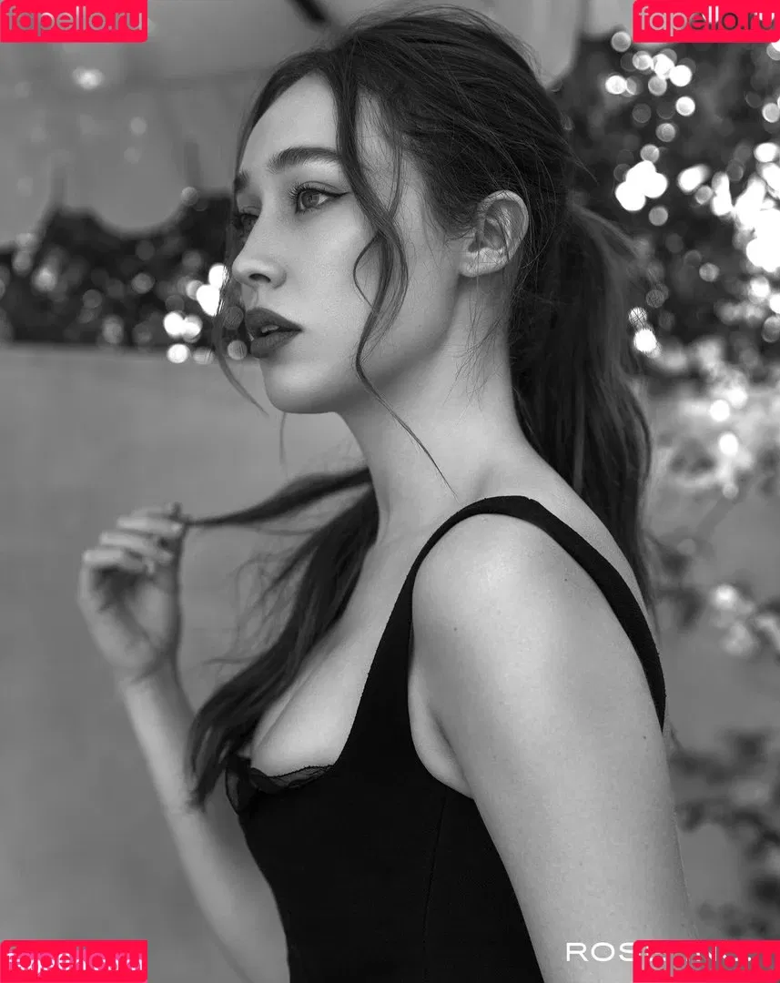 Alycia Debnam Carey / DebnamCarey / alyciajasmin Onlyfans Photo Gallery 