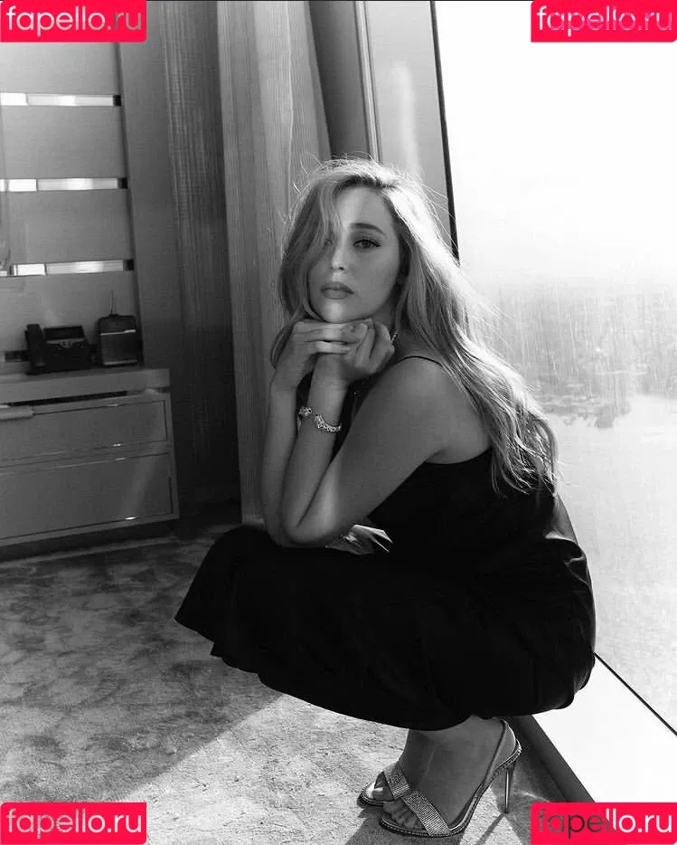 Alycia Debnam Carey / DebnamCarey / alyciajasmin Onlyfans Photo Gallery 