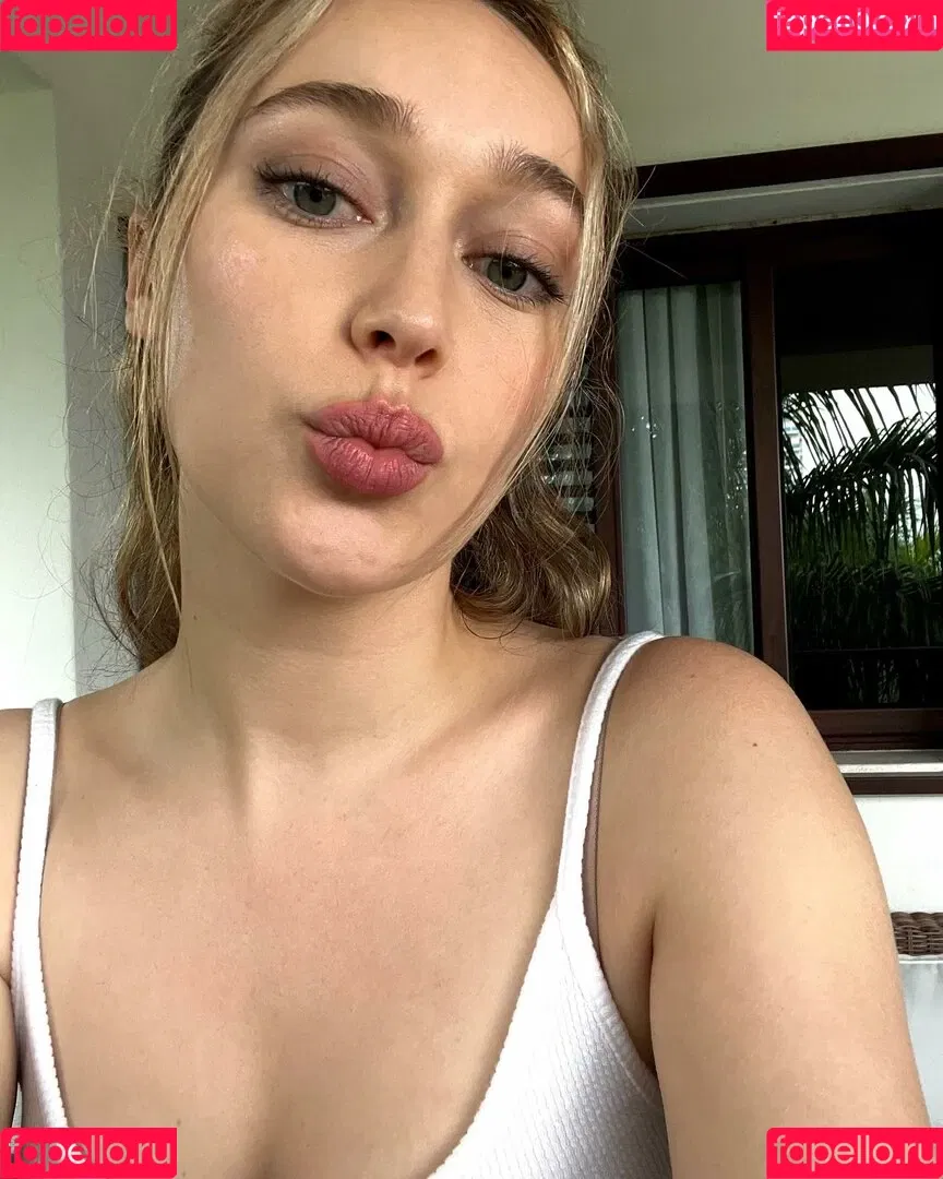 Alycia Debnam Carey / DebnamCarey / alyciajasmin Onlyfans Photo Gallery 