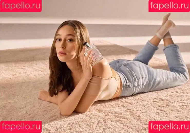 Alycia Debnam Carey / DebnamCarey / alyciajasmin Onlyfans Photo Gallery 