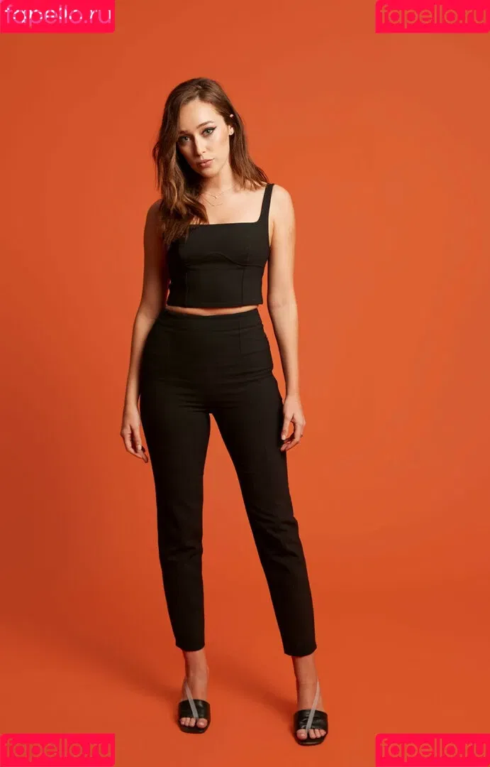 Alycia Debnam Carey / DebnamCarey / alyciajasmin Onlyfans Photo Gallery 