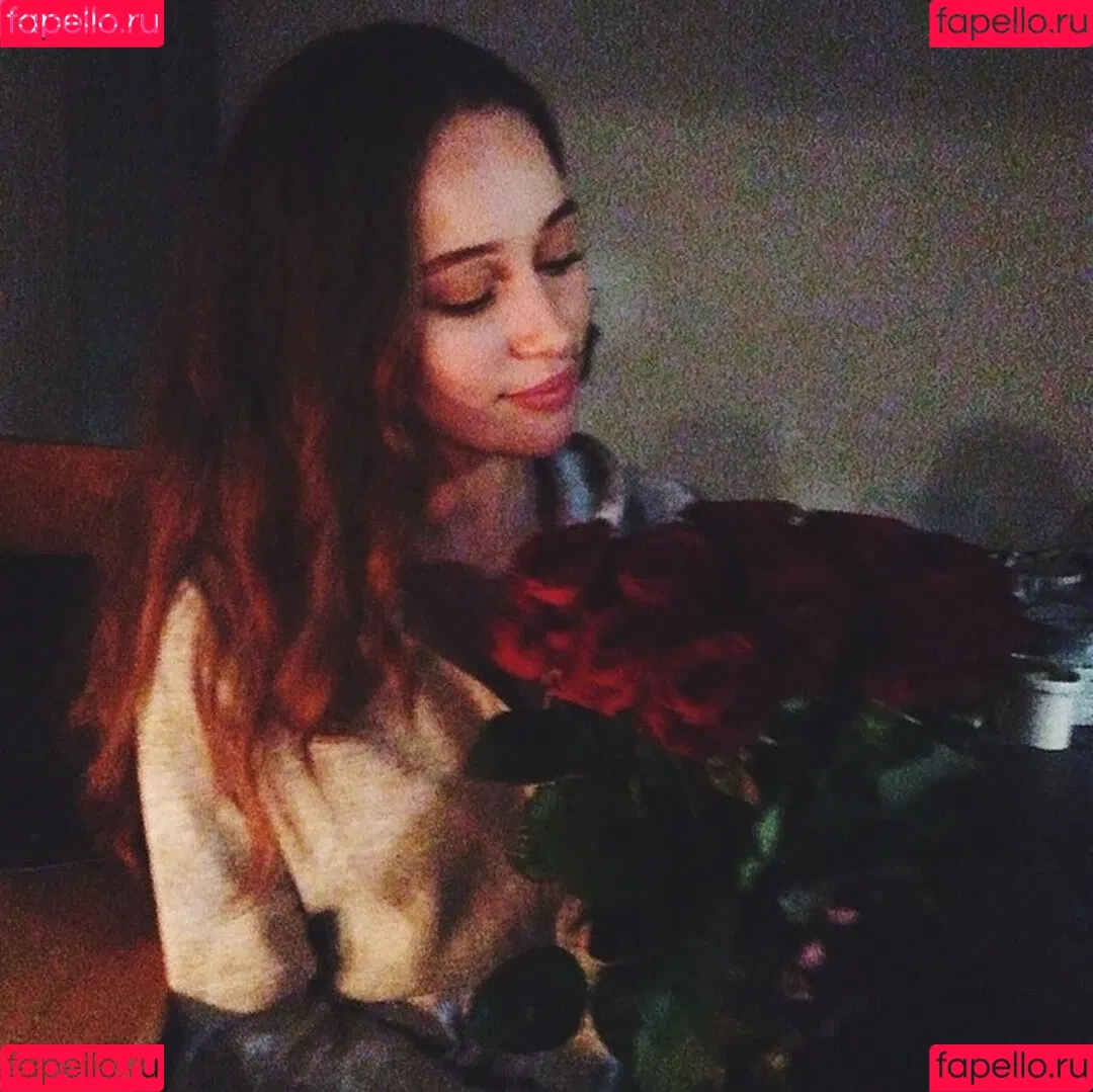 Alycia Debnam Carey / DebnamCarey / alyciajasmin Onlyfans Photo Gallery 