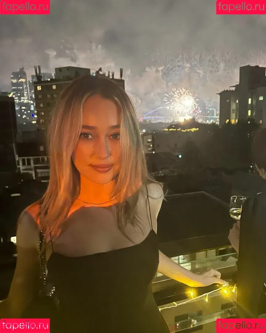 Alycia Debnam Carey / DebnamCarey / alyciajasmin Onlyfans Photo Gallery 